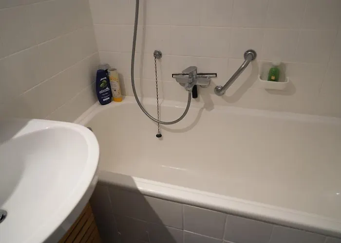 Idyllisches Am Wasser - Ruhig Und Zentral Apartamento